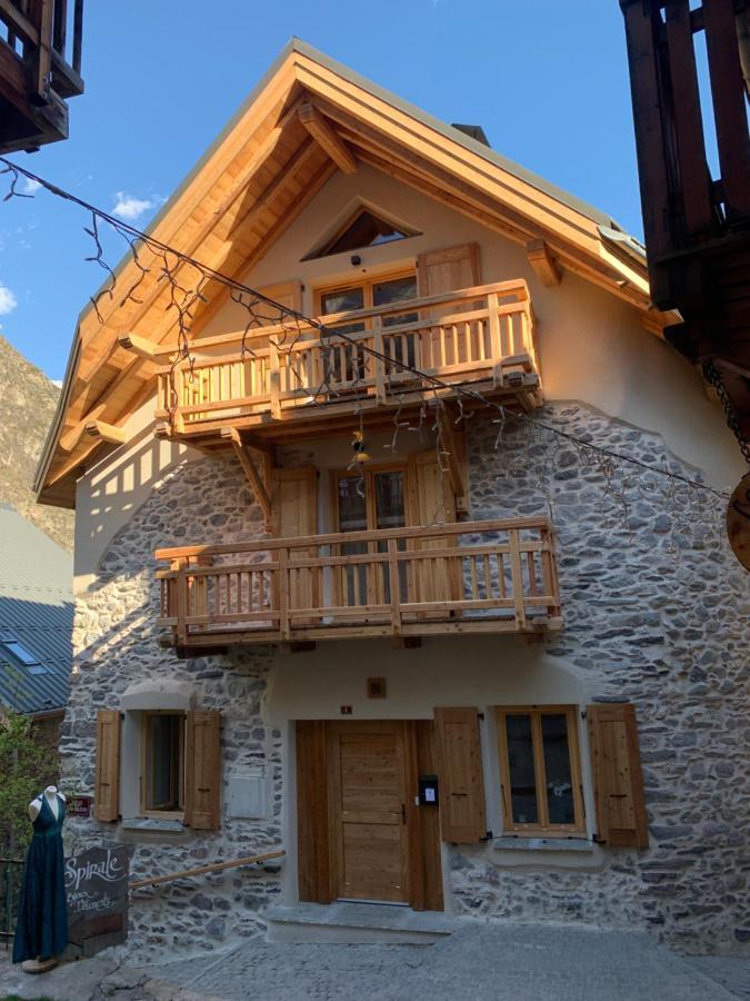Holiday home Maison Cluaran